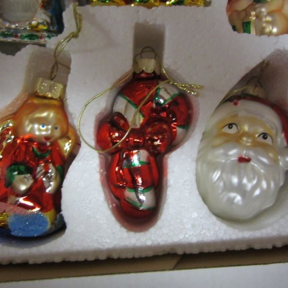 90'S METAL TREE WITH GLASS ORNAMENTS OF DIFFERENT CHRISTMAS SHAPES IN BOXES - Picture 7 of 9